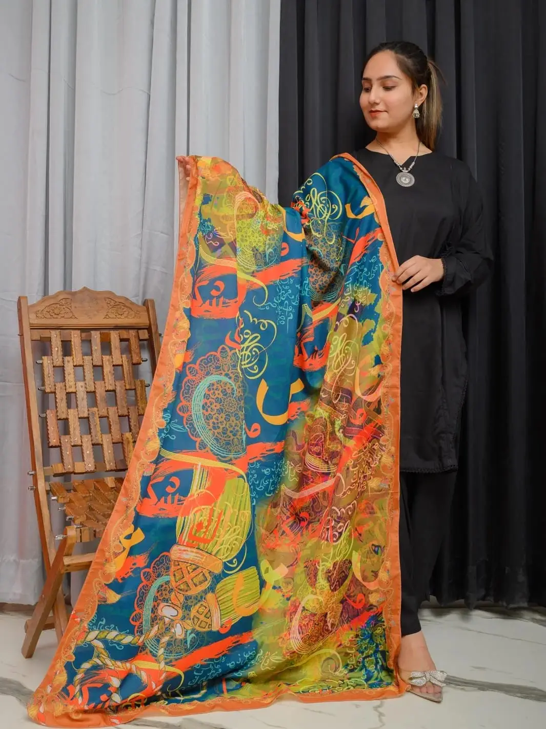 Rangeen Lawn Dupatta - Image 5