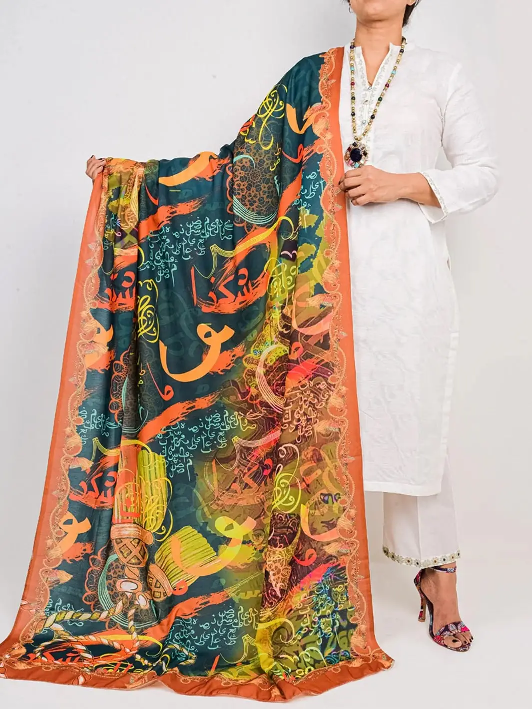 Rangeen Lawn Dupatta - Image 4