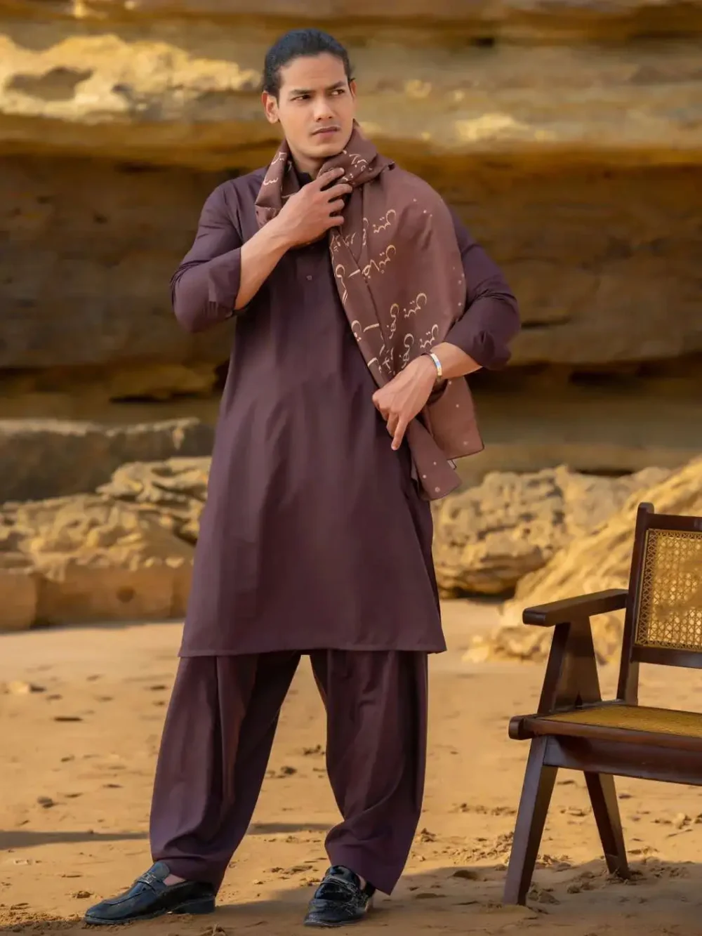 Iqbal Ka Chand Stole Brown - Image 3