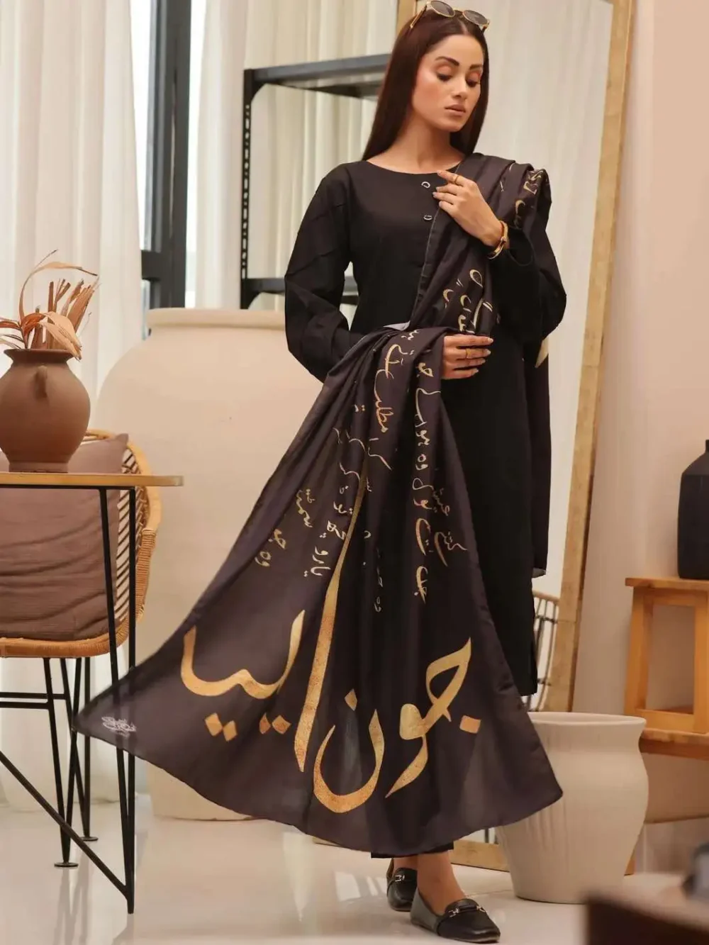 Jaun Elia Silk Dupatta-Black and Gold - Image 2